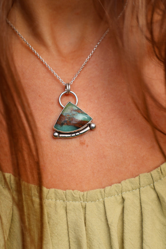 earthy sterling silver detailed leaf pendant