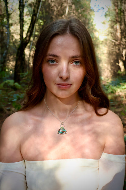 earthy sterling silver detailed leaf pendant