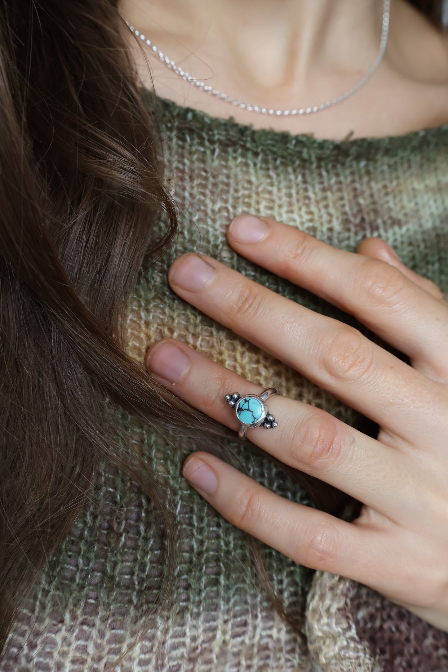 detailed blue midi ring size E