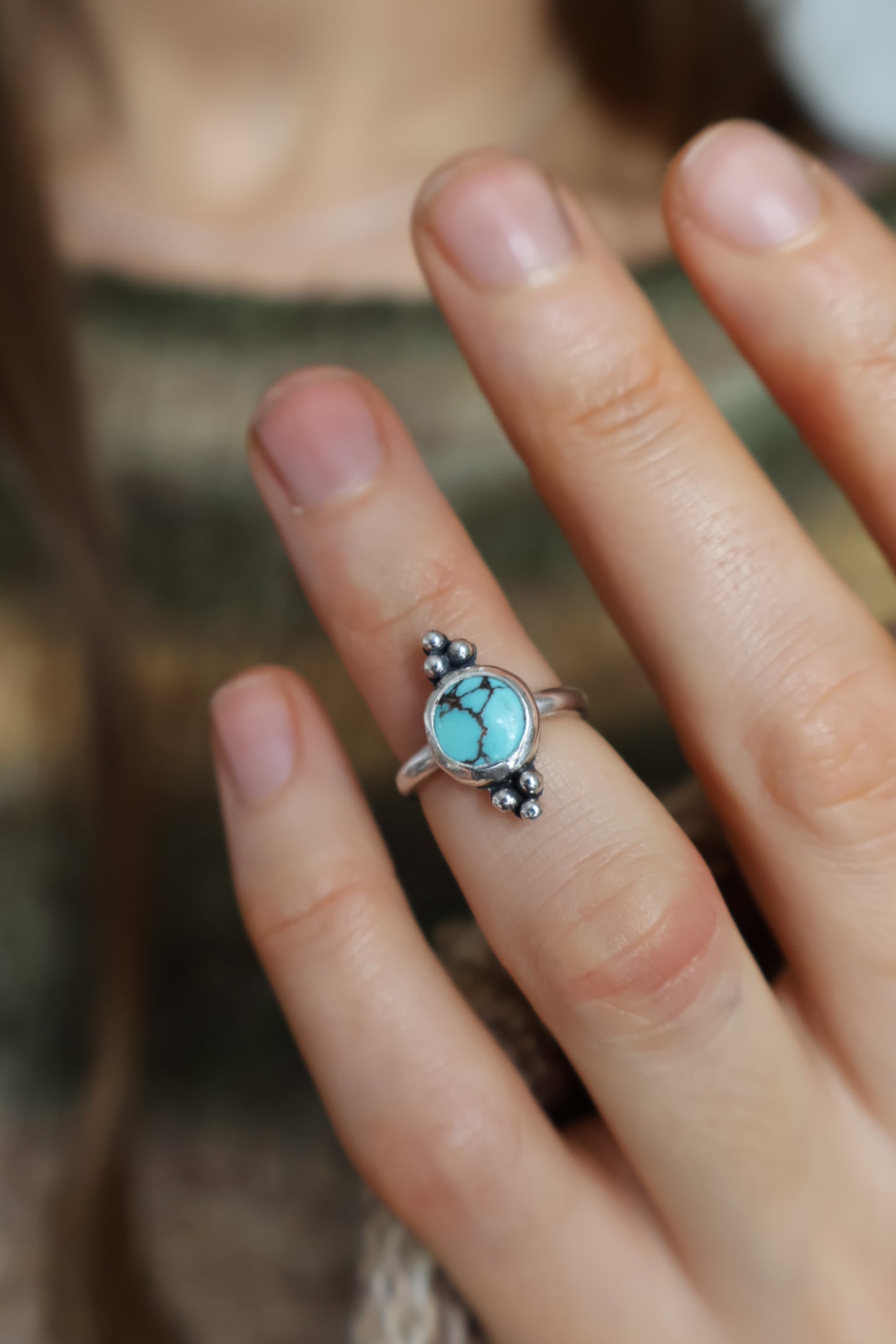 detailed blue midi ring size E