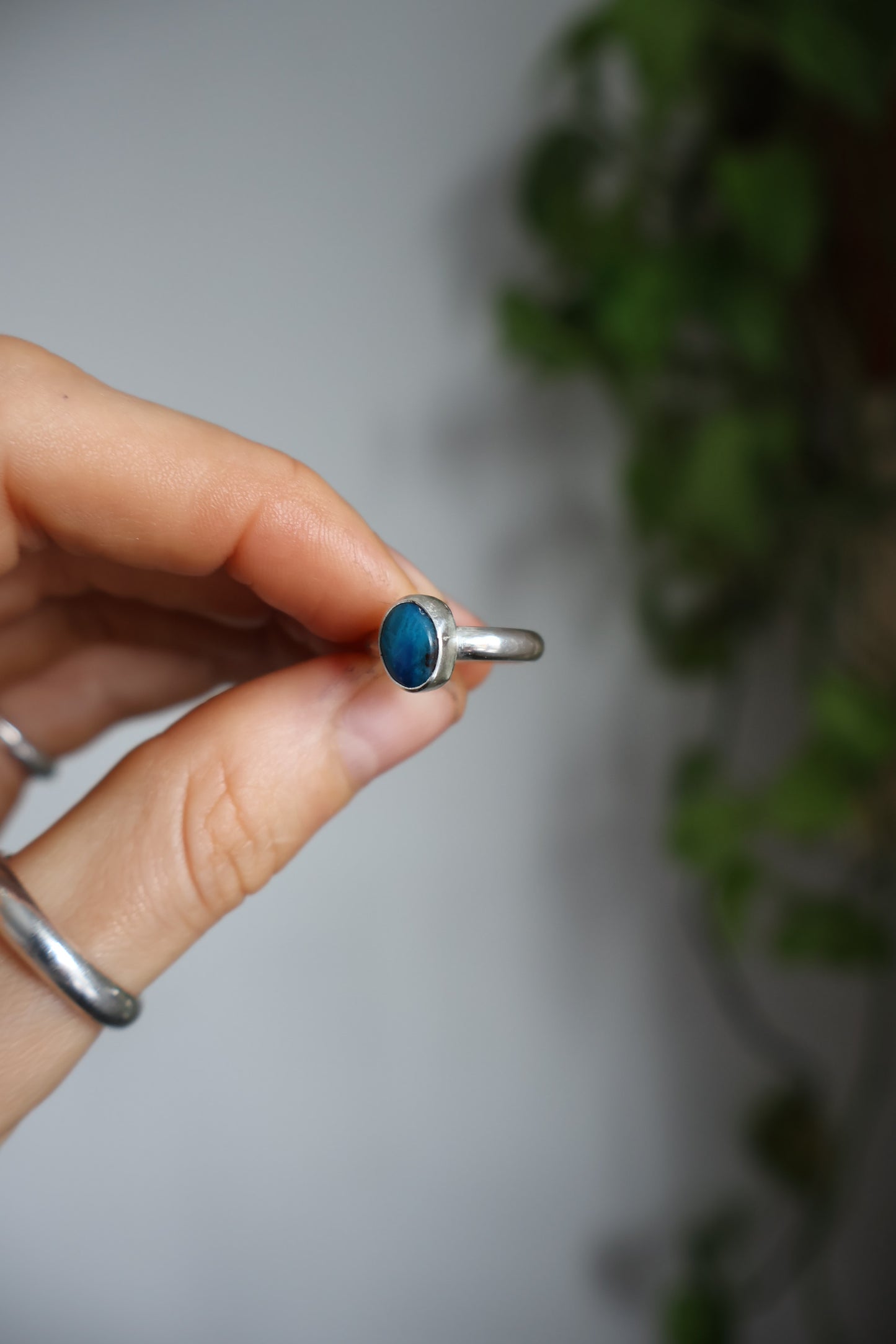 blue midi ring size H