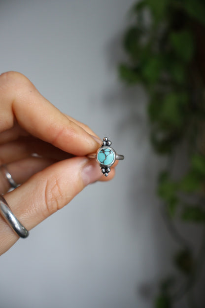 detailed blue midi ring size E