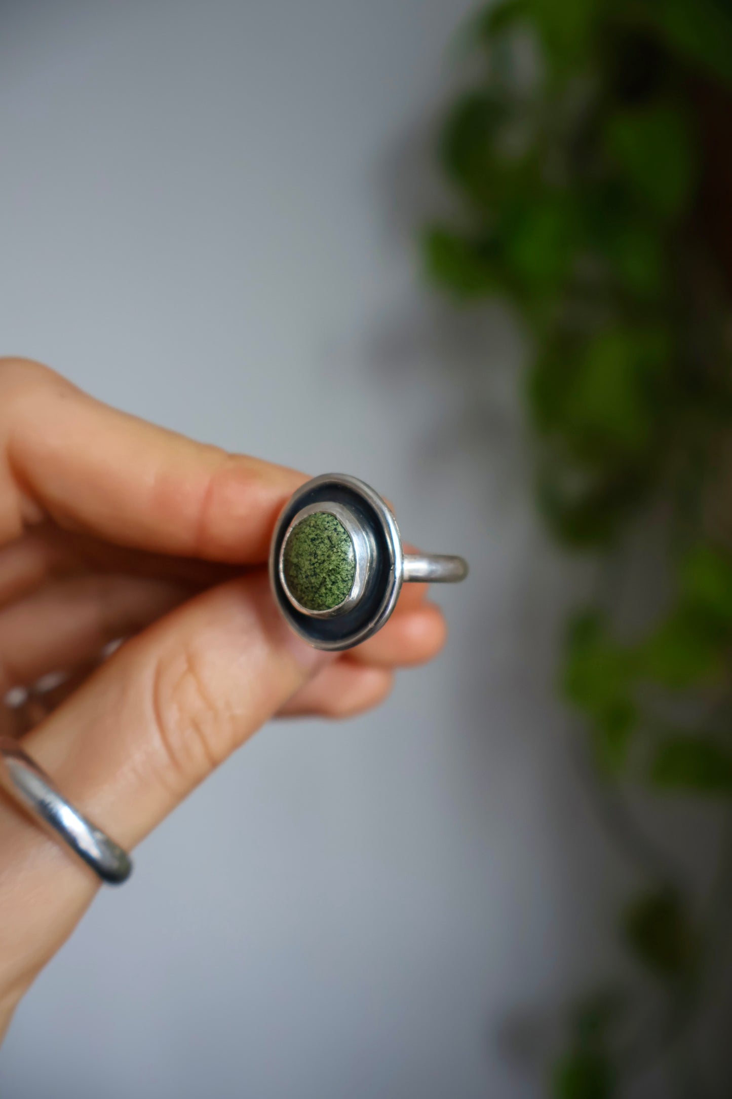 green circle statement ring size R 1/2