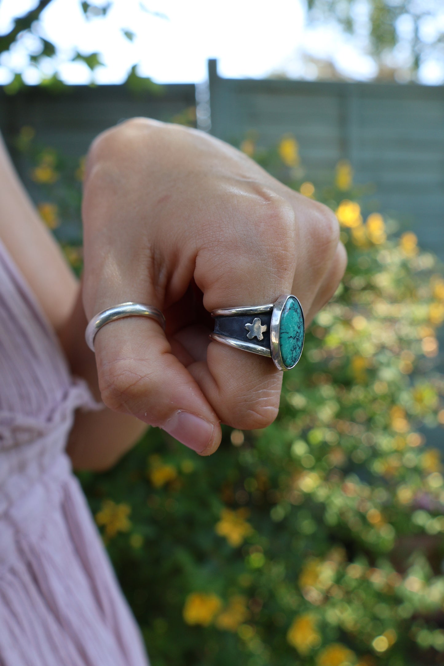 chunky blacked out statement blue sterling silver flower ring size P