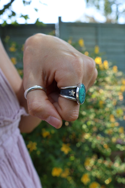 chunky blacked out statement blue sterling silver flower ring size P