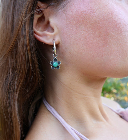 flower green sterling silver hooped earrings