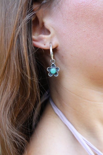 flower green sterling silver hooped earrings