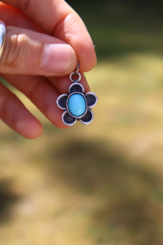 small flower power blue sterling silver pendant
