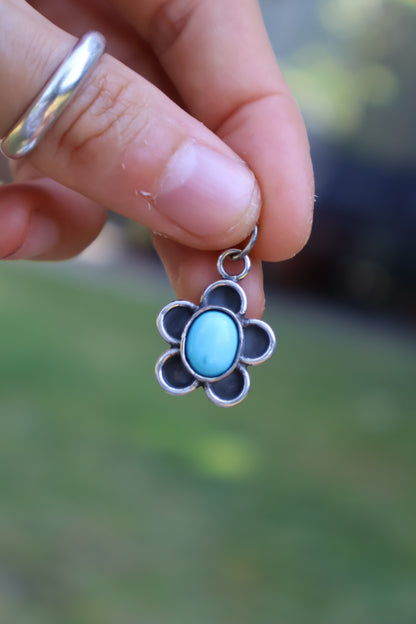 small flower power blue sterling silver pendant