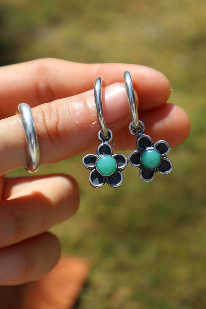 flower green sterling silver hooped earrings