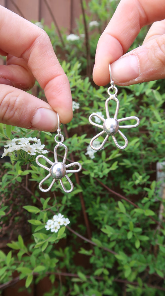 Eleanor Flower Earrings