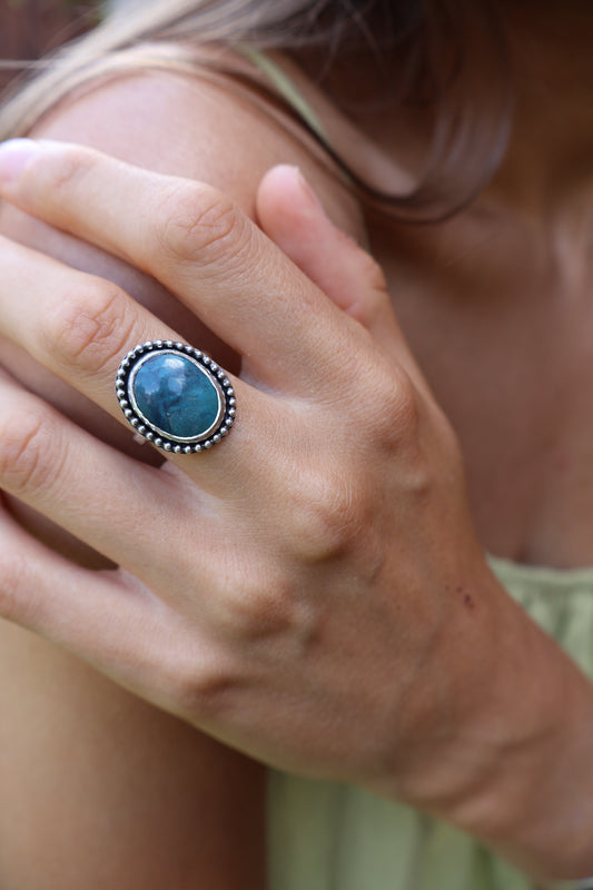 Handmade daisy ring in sterling silver with natural Hubei turquoise stone